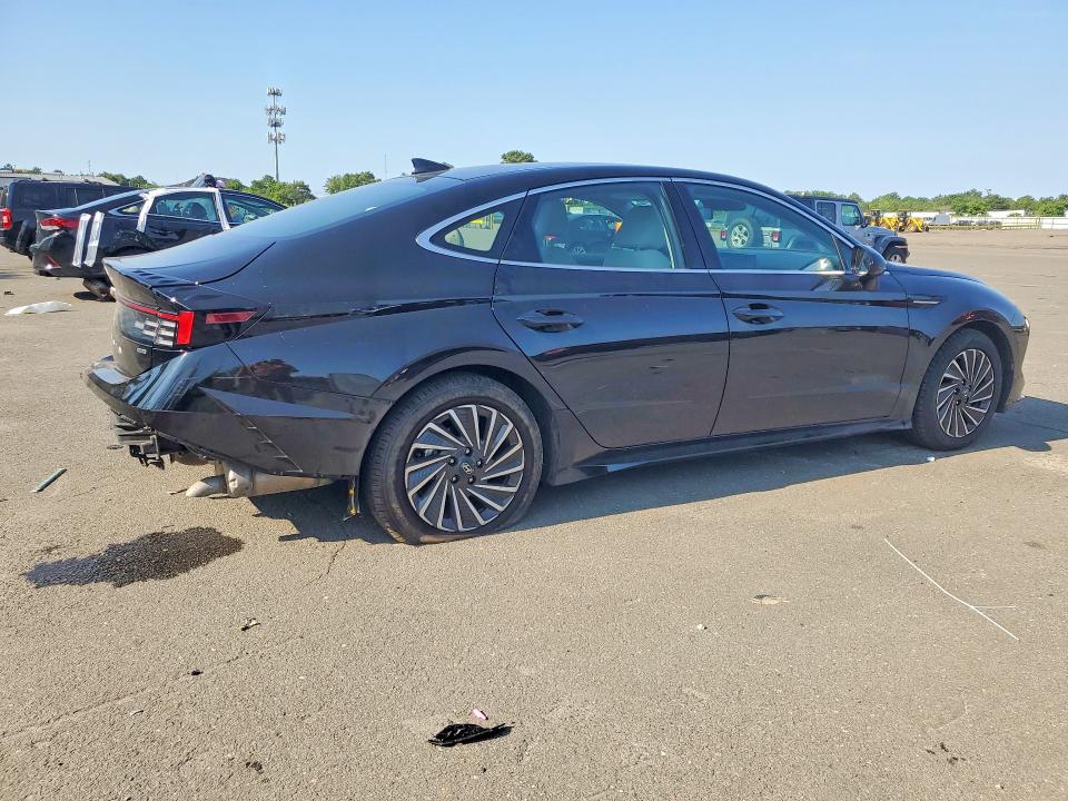 2025 Hyundai Sonata VIN KMHL34JJ0SA134504 COPART salvage auction — REAR END, Id - Salvage Certificate Of Title, sold $9,200 on 2026-08-21 (photo 3)