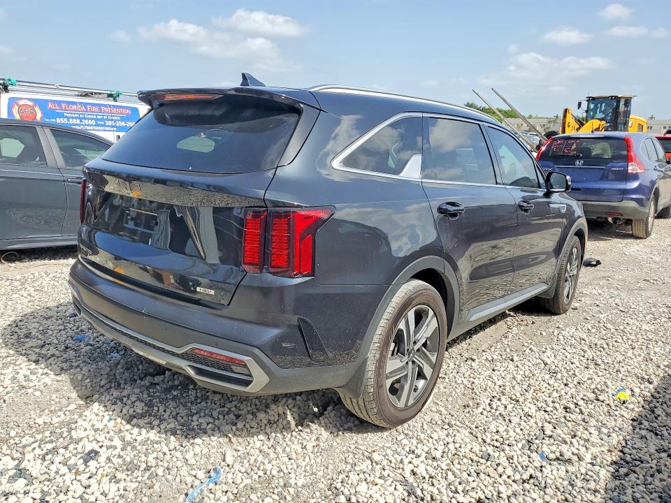 2023 Kia Sorento VIN KNDRHDLG4P5211683 COPART salvage auction — MINOR DENT/SCRATCHES, Fl - Cert Of Title Slvg Rebuildable, sold $15,900 on 2026-07-31 (photo 3)