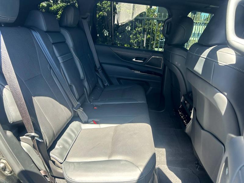 2024 Lexus Lx 600 VIN JTJGB7CX5R4065214 COPART salvage auction — MINOR DENT/SCRATCHES, CA - SALVAGE CERTIFICATE (P), sold $85,000 on 2026-08-26 (photo 6)