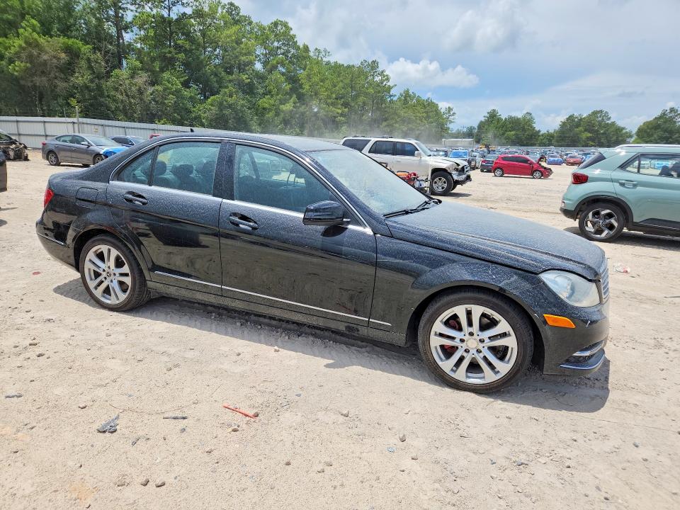 2012 Mercedes-benz C class VIN WDDGF8BB4CR191678 COPART salvage auction — NORMAL WEAR, Ga - Certificate Of Title, sold $200 on 2026-07-31 (photo 4)