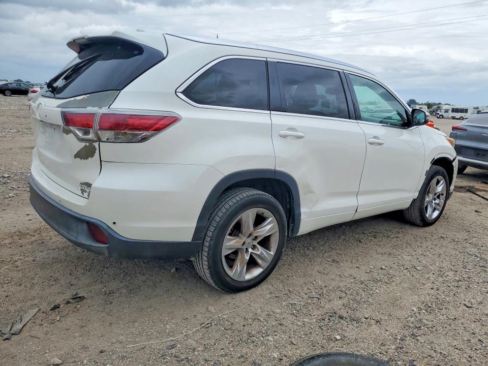 2015 Toyota Highlander VIN 5TDYKRFH8FS064923 COPART salvage auction — FRONT END, Tx - Certificate Of Title (P), sold $8,500 on 2026-07-28 (photo 3)
