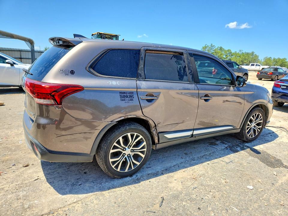 2017 Mitsubishi Outlander VIN JA4AD3A35HZ001049 COPART salvage auction — SIDE, Fl - Cert Of Title Slvg Rebuildable, sold $1,400 on 2026-07-17 (photo 3)