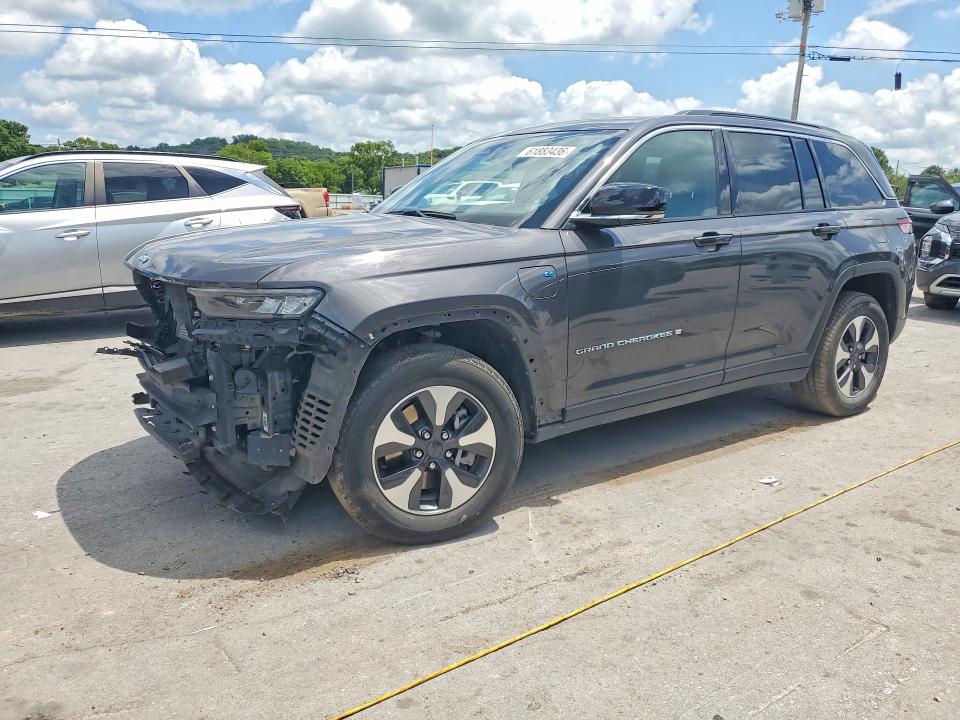 2024 Jeep Cherokee VIN 1C4RJYB65RC120733 — COPART salvage auction photo