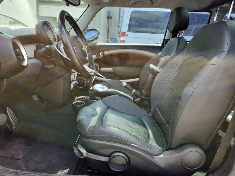 2009 Mini Cooper VIN WMWMM33559TP91813 COPART salvage auction — MINOR DENT/SCRATCHES, OR - CERTIFICATE OF TITLE, sold $275 on 2026-07-27 (photo 7)