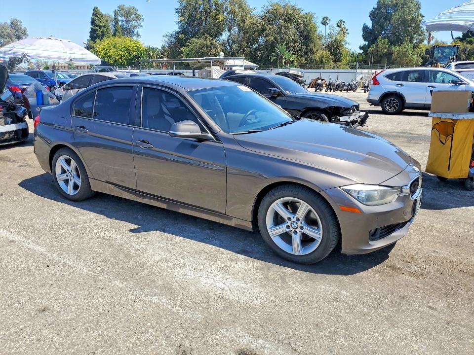 2012 BMW 3er VIN WBA3A5G59CNP18238 COPART salvage auction — FRONT END, Salvage Title, sold $1,600 on 2026-07-24 (photo 4)