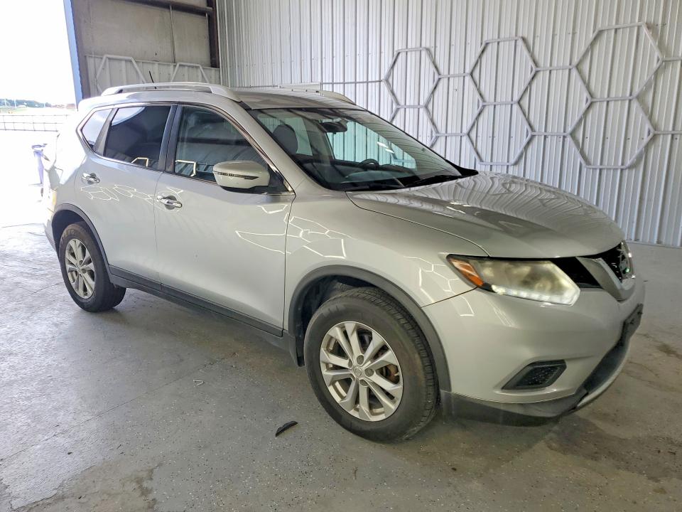 2016 Nissan Rogue VIN KNMAT2MV2GP631086 COPART salvage auction — MINOR DENT/SCRATCHES, Nc - Dealer Only Clean Title, sold $500 on 2026-07-28 (photo 4)