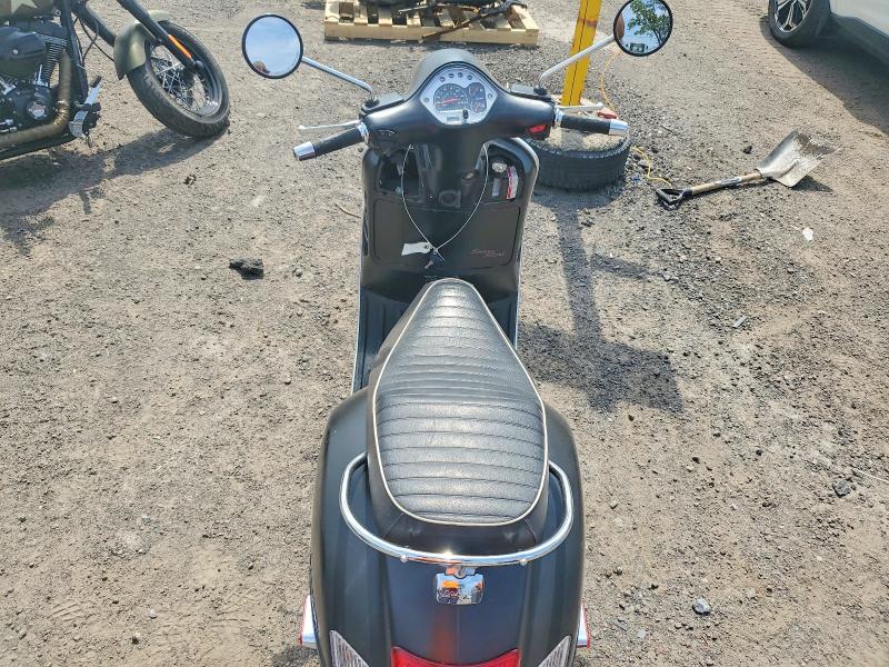 2013 Vespa Gts VIN ZAPM459L8D5703451 COPART salvage auction — FRONT END, Qc - Gravement Accidente, sold $900 on 2026-08-04 (photo 6)