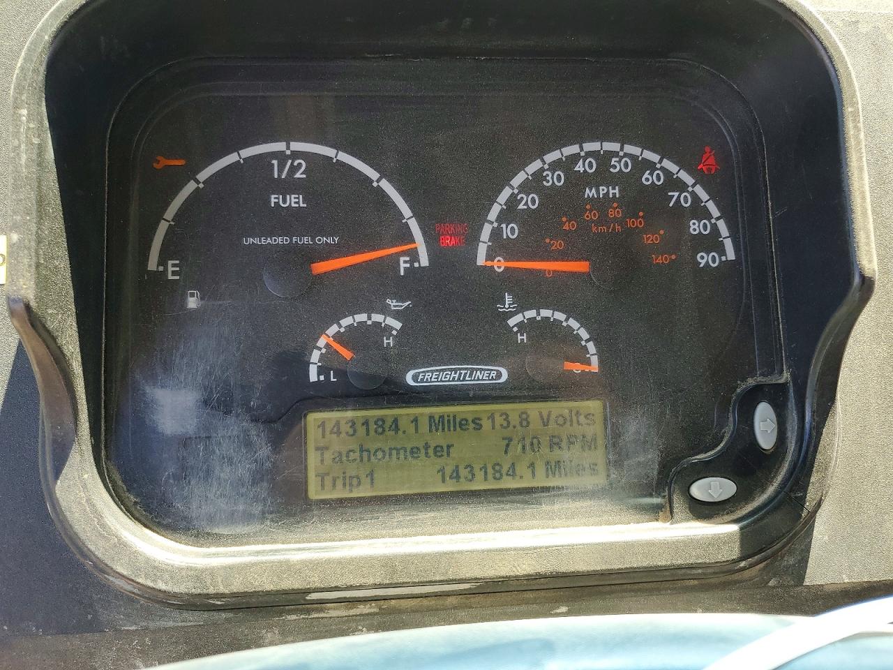 2021 Freightliner All other VIN 4UZAC2GA4MCMM9459 COPART salvage auction — Side, TX - DIS/DLR/EXP ONLY CLEAN TITLE, sold $3,300 on 2026-08-20 (photo 9)