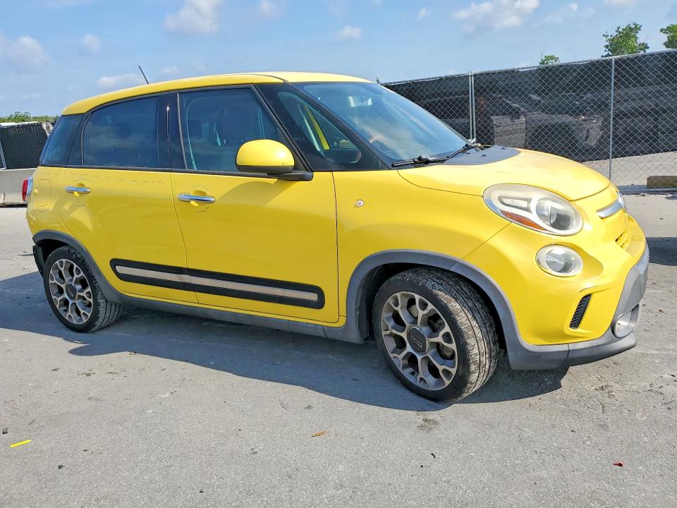 2014 Fiat 500l VIN ZFBCFADHXEZ019629 COPART salvage auction — REAR END, Fl - Cert Of Title Slvg Rebuildable, sold $500 on 2026-08-06 (photo 4)