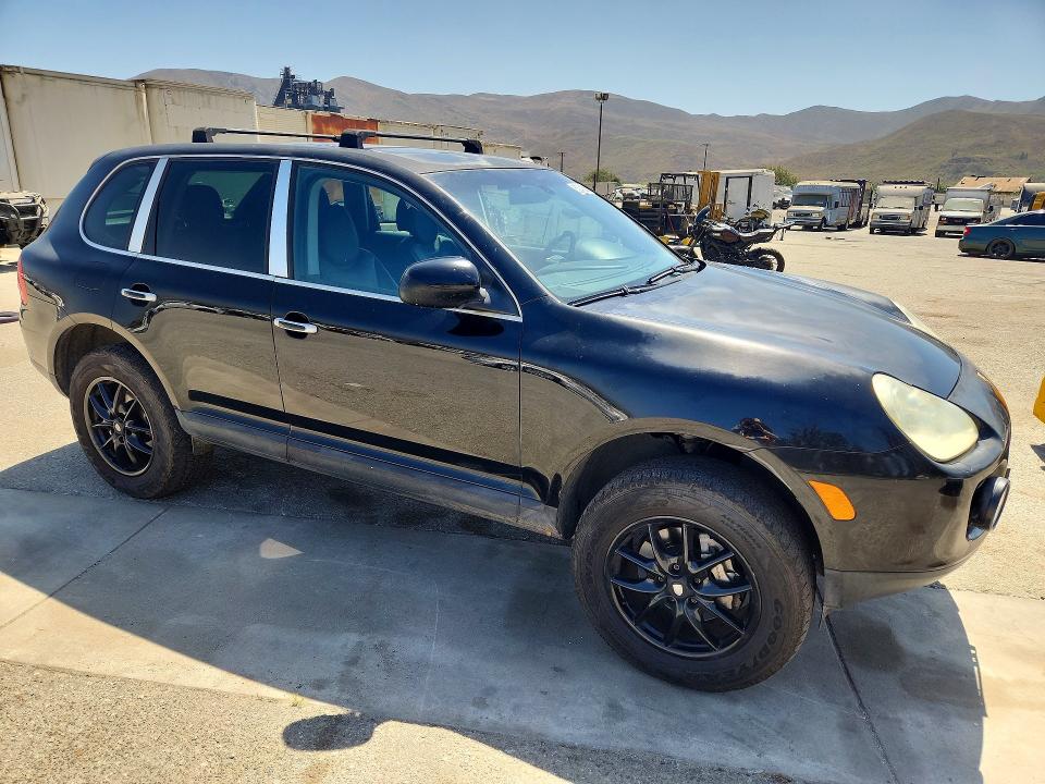 2004 Porsche Cayenne VIN WP1AB29P44LA74924 COPART salvage auction — MINOR DENT/SCRATCHES, CA - DIS/DLR/EXP ONLY CLEAN TITLE, sold $250 on 2026-08-04 (photo 4)