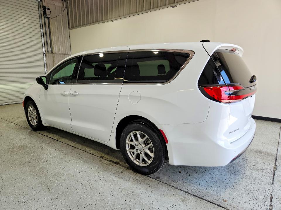 2026 Chrysler Pacifica VIN 2C4RC1BG5TR204494 COPART salvage auction — MECHANICAL, Fl - Cert Of Title-Slvg Rebld Flood, sold $14,100 on 2026-07-27 (photo 2)