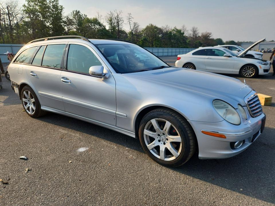 2007 Mercedes-benz E-class VIN WDBUH87XX7B173565 COPART salvage auction — REAR END, NY - MV-907A SALVAGE CERTIFICATE, sold $475 on 2026-07-27 (photo 4)
