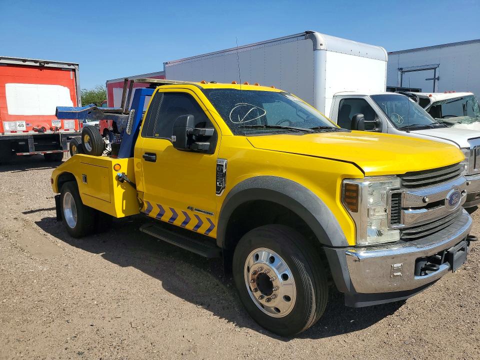 2019 Ford F-550 super duty VIN 1FDUF5GTXKEF91226 COPART salvage auction — MINOR DENT/SCRATCHES, AZ - CERTIFICATE OF TITLE (P), sold $30,000 on 2026-08-03 (photo 4)