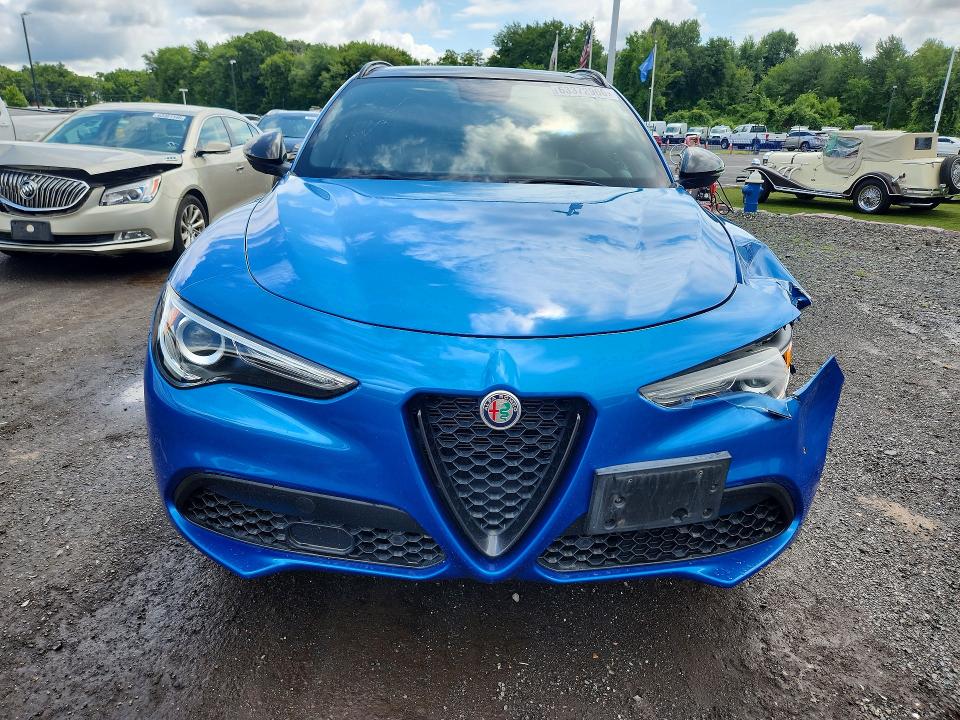 2019 Alfa romeo Stelvio VIN ZASPAKBN9K7C52170 COPART salvage auction — FRONT END, CT - CERTIFICATE OF TITLE (P), sold $5,700 on 2026-08-06 (photo 5)