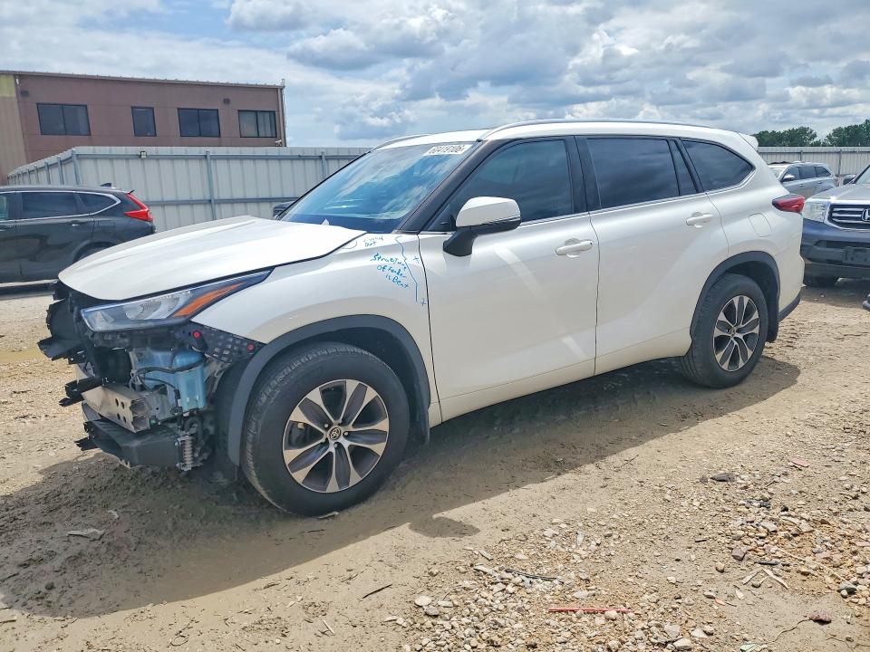 2020 Toyota Highlander VIN 5TDGZRBH1LS030637 — COPART salvage auction photo