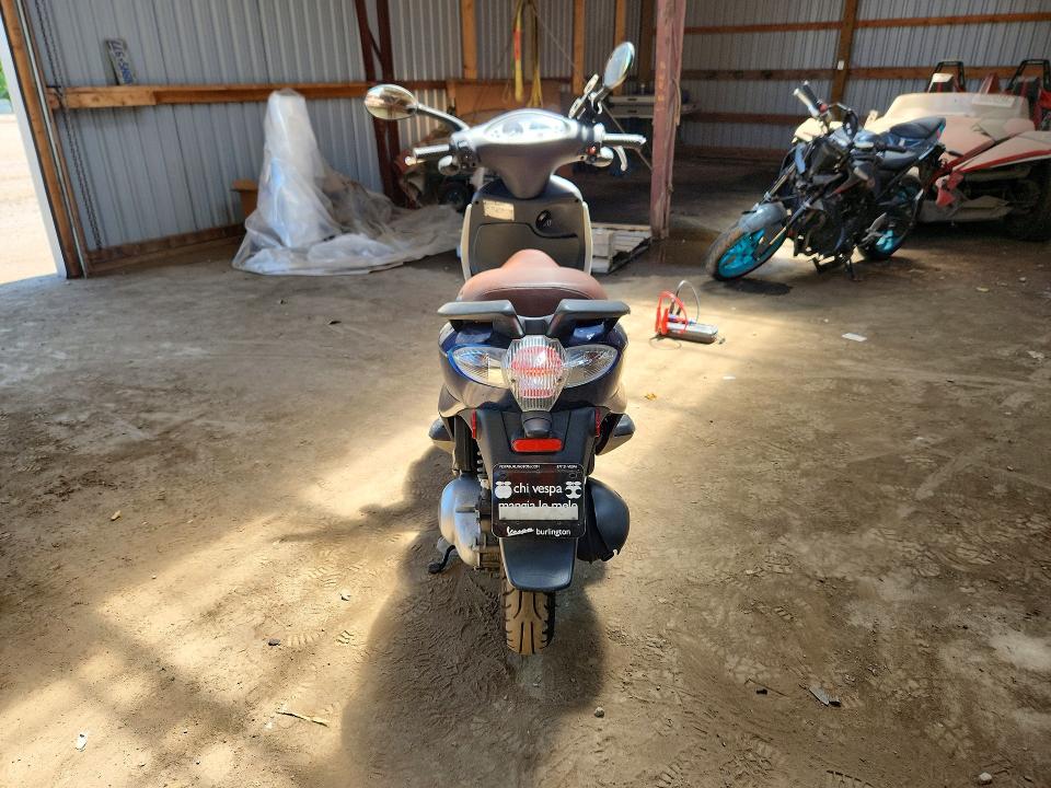 2009 Piaggio VIN ZAPM578F694000383 COPART salvage auction — ALL OVER, On - Permit No Brand - Unfit, sold $350 on 2026-08-11 (photo 4)
