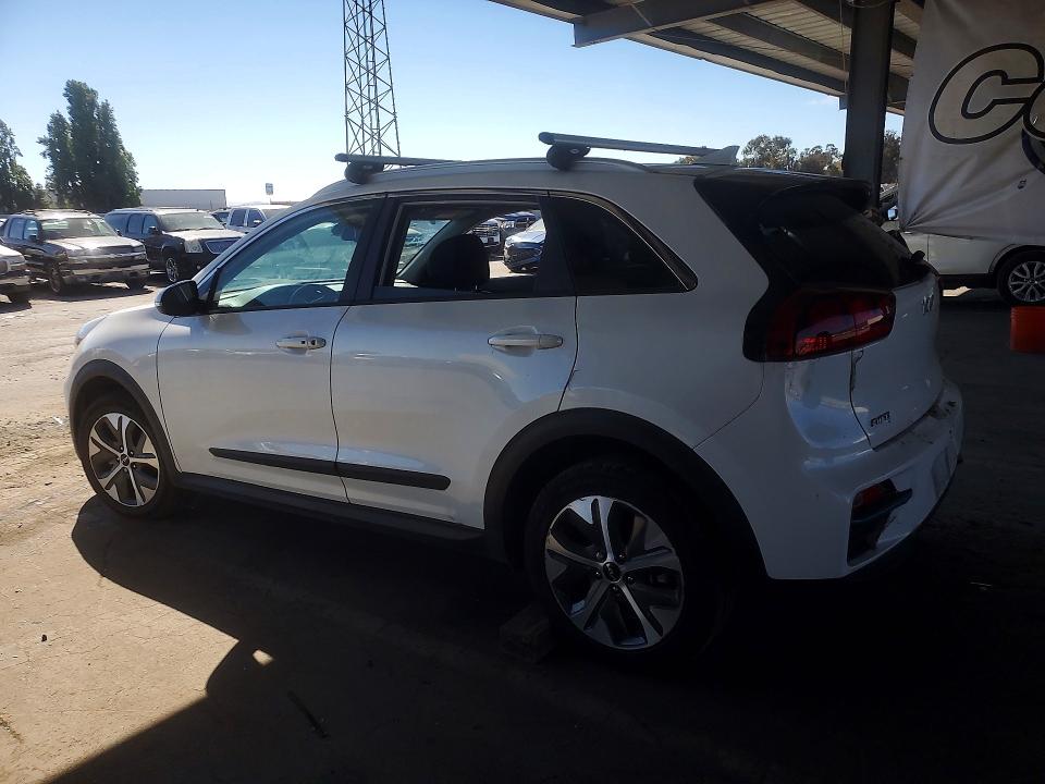 2022 Kia VIN KNDCC3LG9N5142050 COPART salvage auction — MINOR DENT/SCRATCHES, Ca - Dis/Dlr/Exp Only Clean Title (P), sold $6,900 on 2026-07-21 (photo 2)