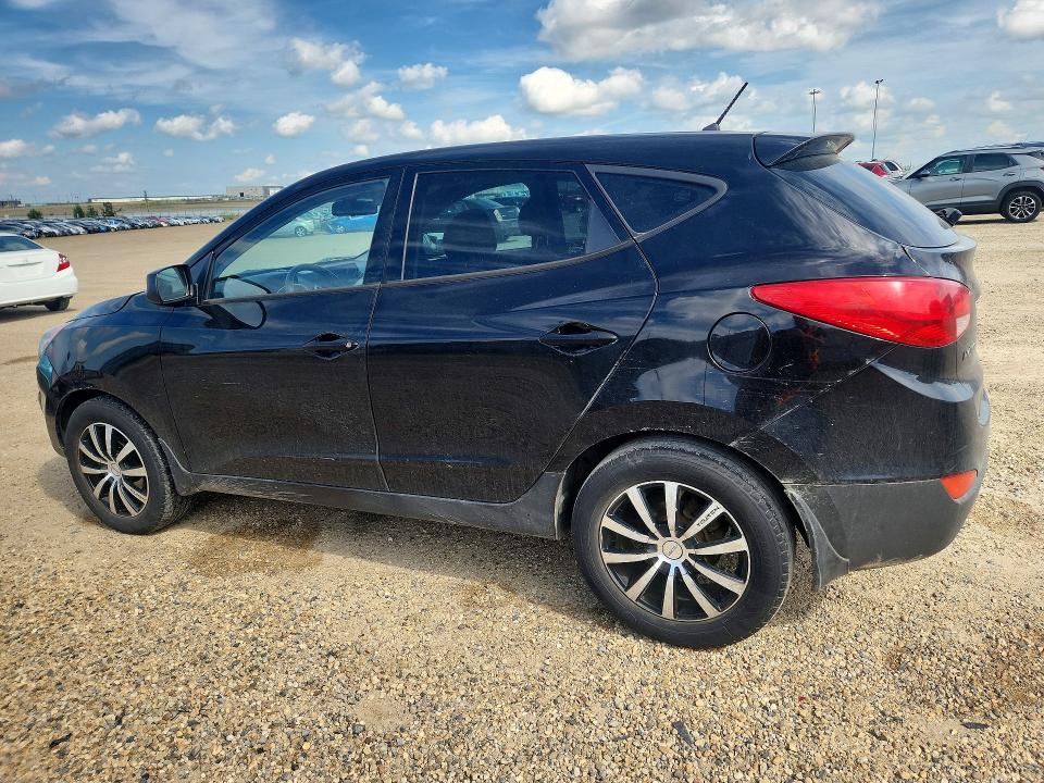 2011 Hyundai Tucson VIN KM8JT3AC3BU257814 COPART salvage auction — FRONT END, AB - BOS - SALVAGE, sold $150 on 2026-07-16 (photo 2)