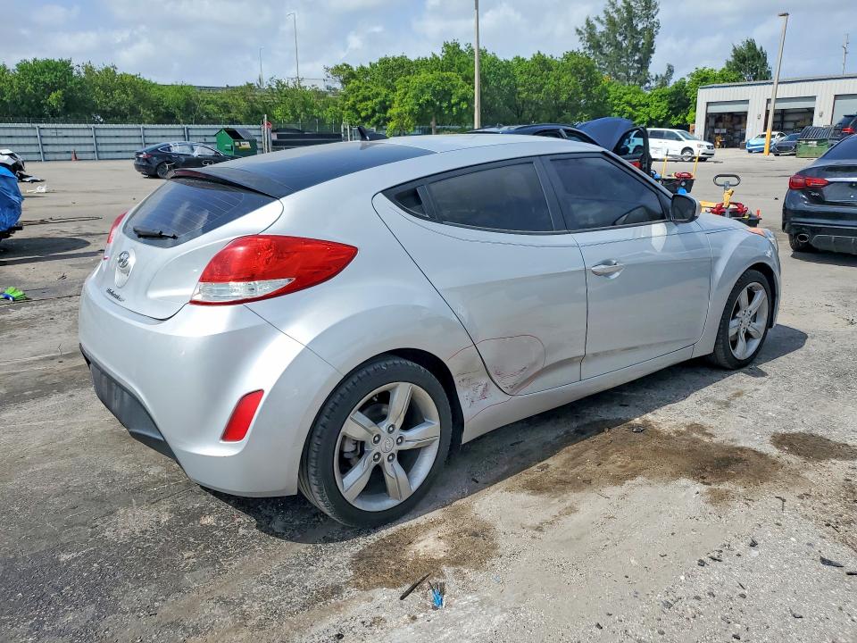 2015 Hyundai Veloster VIN KMHTC6AD1FU228546 COPART salvage auction — DAMAGE HISTORY, Fl - Cert Of Title-Flood & Rebuilt, sold $850 on 2026-07-29 (photo 3)