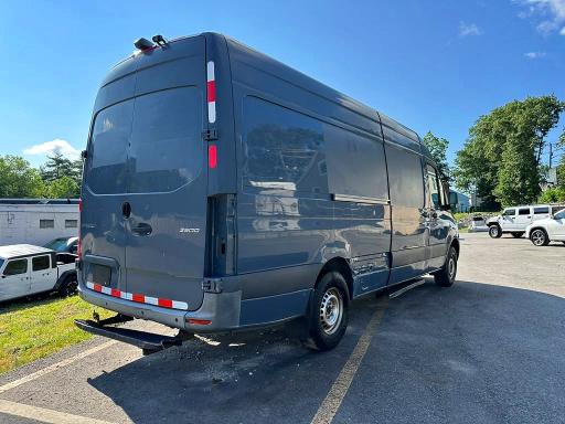 2019 Mercedes-benz Sprinter VIN WD4PF1CDXKP134242 COPART salvage auction — MINOR DENT/SCRATCHES, Pa - Cert Of Title, sold $14,400 on 2026-08-31 (photo 3)