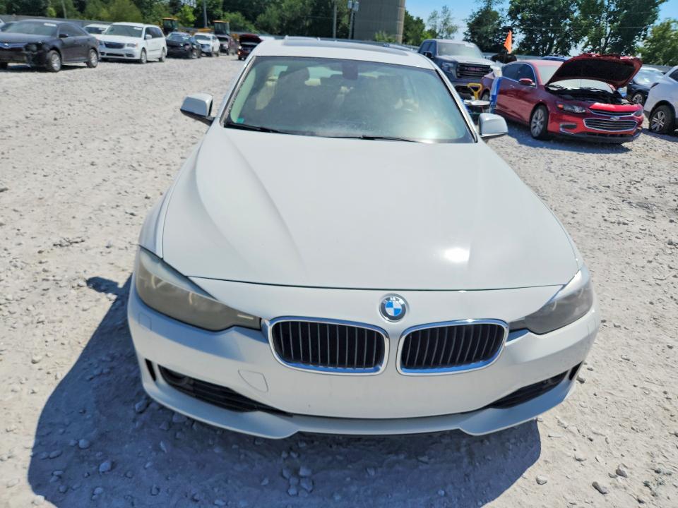 2013 BMW VIN WBA3B5G55DNP40509 COPART salvage auction — NORMAL WEAR, Mi - Dealer Only Clean Title, sold $800 on 2026-08-14 (photo 5)