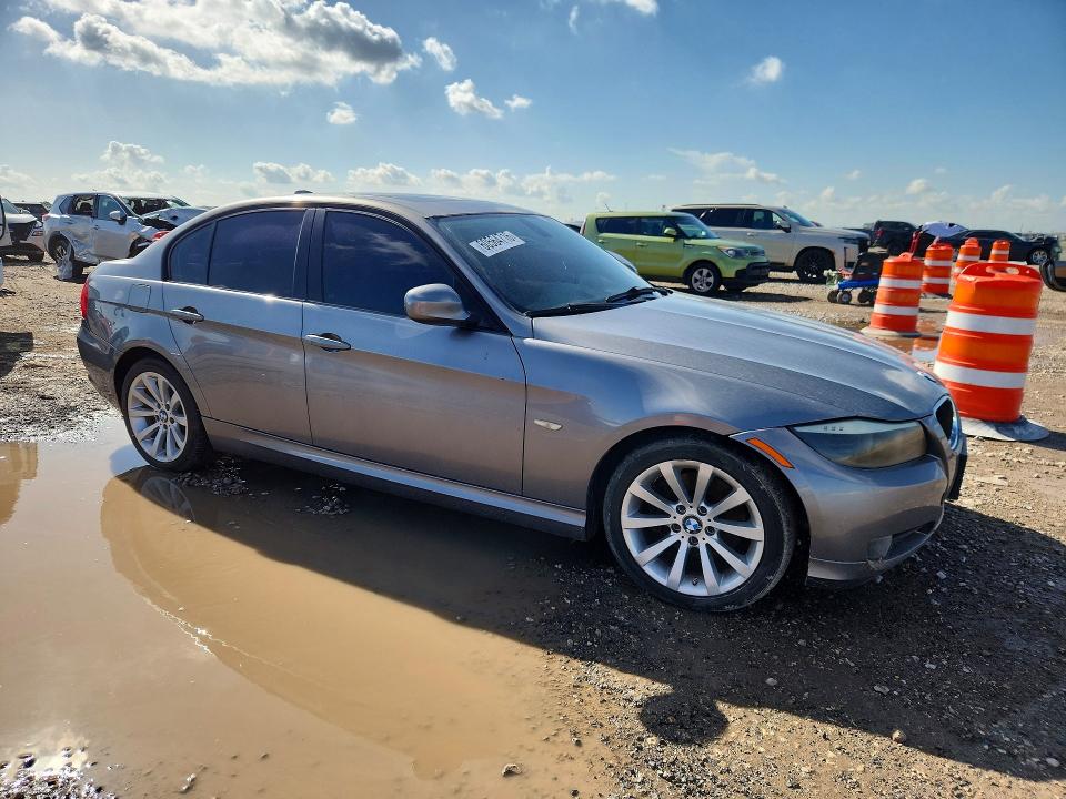 2011 BMW 3 series VIN WBAPH5G52BNM73147 COPART salvage auction — MECHANICAL, TX - CERTIFICATE OF TITLE, sold $650 on 2026-07-16 (photo 4)