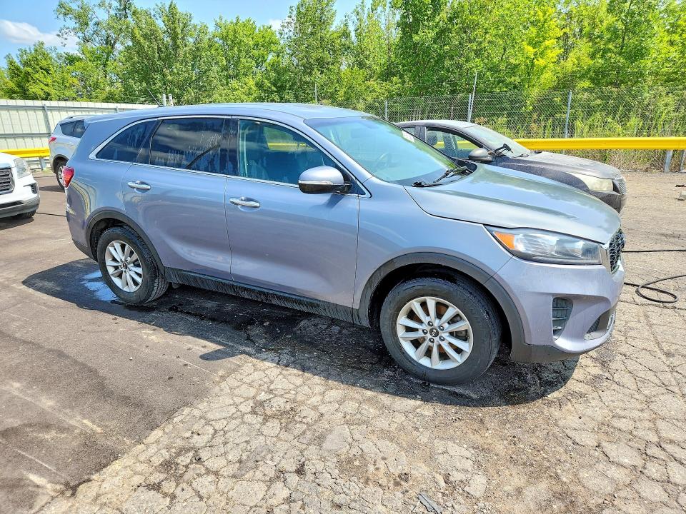 2020 Kia Sorento VIN 5XYPG4A37LG657726 COPART salvage auction — MINOR DENT/SCRATCHES, Mi - Dealer Only Clean Title, sold $300 on 2026-07-28 (photo 4)