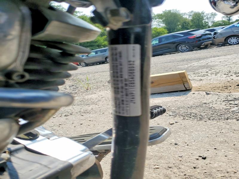 2005 Yamaha Xvs1100 VIN JYAVP11E85A068982 COPART salvage auction — MECHANICAL, Pa - Cert Of Title, sold $900 on 2026-07-30 (photo 9)