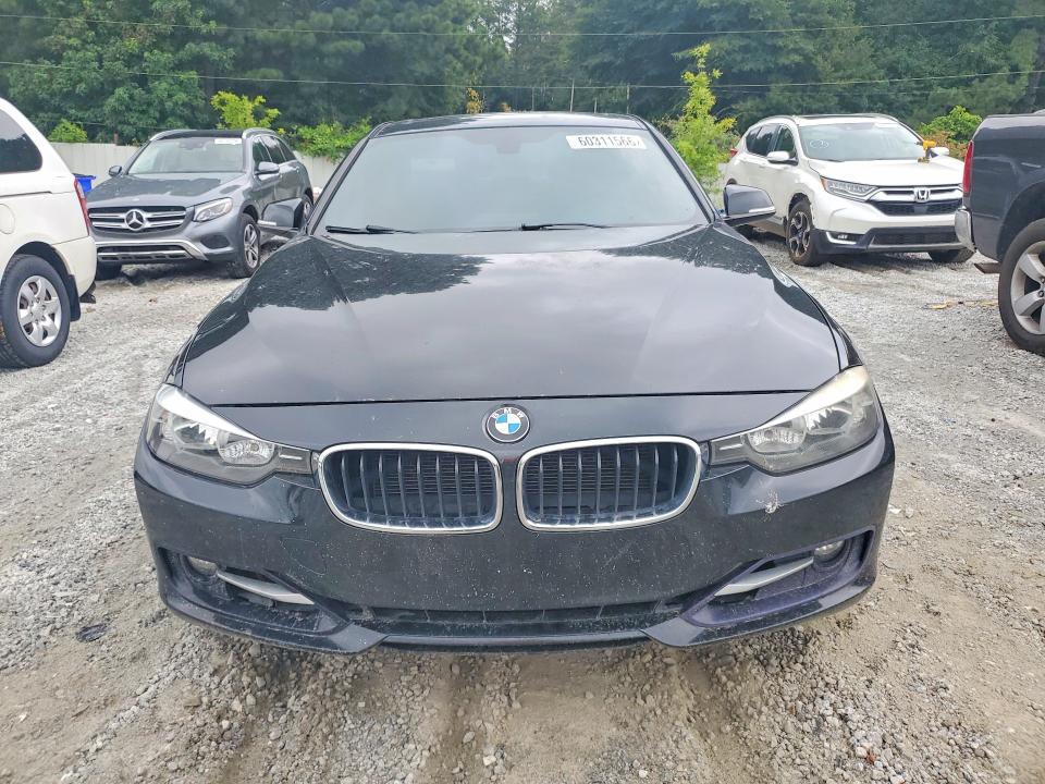 2013 BMW 3 series VIN WBA3A5C54DF355493 COPART salvage auction — MINOR DENT/SCRATCHES, Salvage Title, sold $2,900 on 2026-08-10 (photo 5)