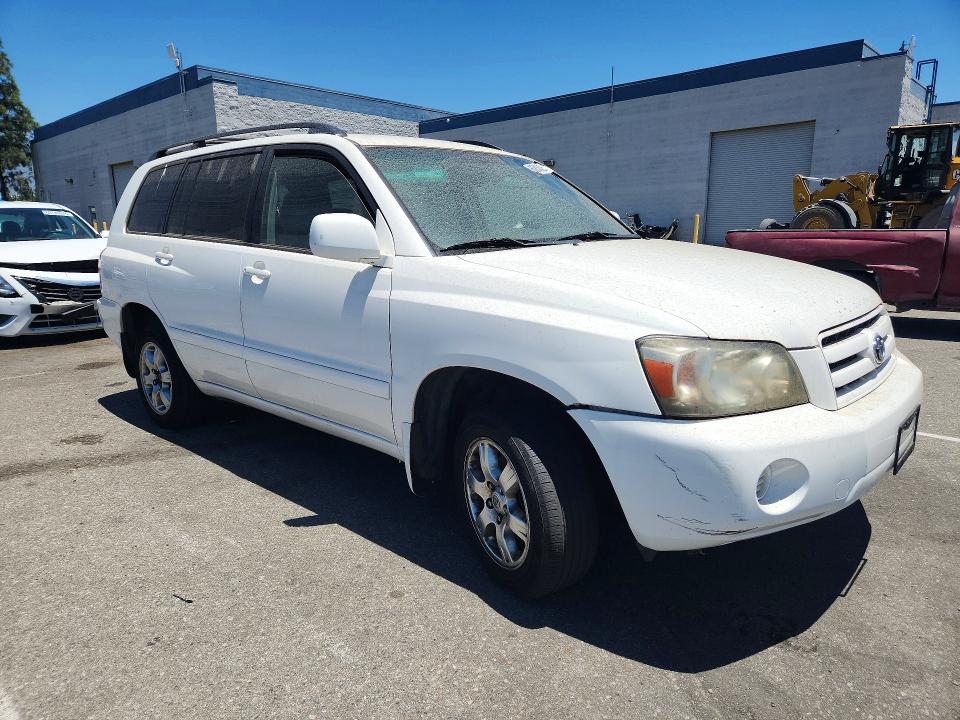 2004 Toyota Highlander VIN JTEDP21A340030627 COPART salvage auction — MINOR DENT/SCRATCHES, CA - DIS/DLR/EXP ONLY CLEAN TITLE, sold $900 on 2026-07-14 (photo 4)