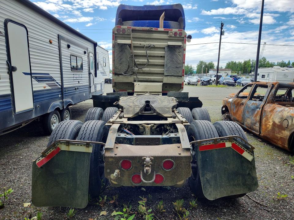 2000 Kenworth T2000 VIN 1XKTDB0X6YJ843219 COPART salvage auction — ROLLOVER, AK - BILL OF SALE- SALVAGE, sold $525 on 2026-09-15 (photo 6)