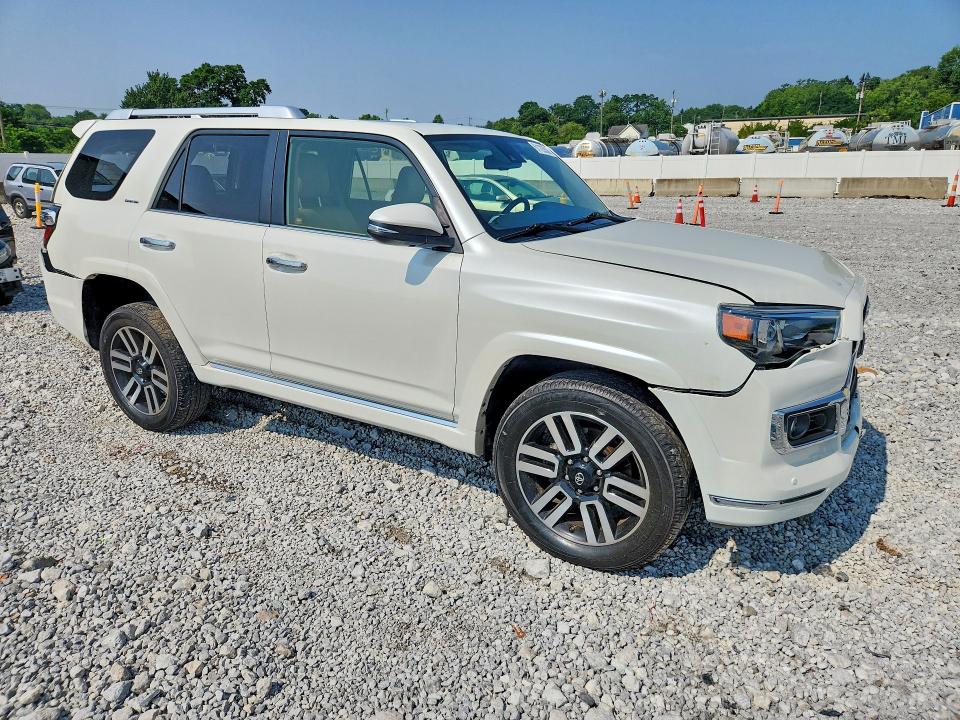 2020 Toyota 4runner VIN JTEBU5JR8L5823477 COPART salvage auction — REAR END, OH - CERT OF TITLE-SALVAGE, sold $11,800 on 2026-07-28 (photo 4)