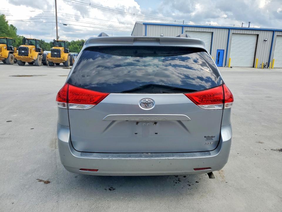 2011 Toyota Sienna VIN 5TDYK3DC5BS007562 COPART salvage auction — UNDERCARRIAGE, MA - CERTIFICATE OF TITLE, sold $125 on 2026-07-29 (photo 6)