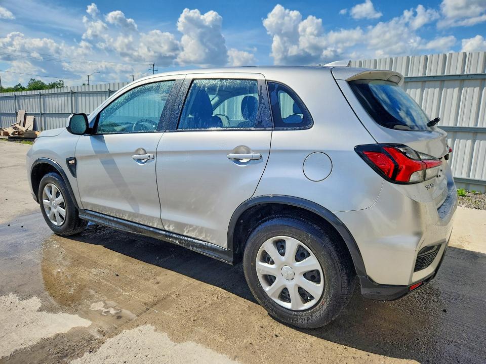 2023 Mitsubishi Rvr VIN JA4AHUAU7PU605412 COPART salvage auction — MINOR DENT/SCRATCHES, ON - PERMIT NO BRAND - UNFIT (P), sold $2,200 on 2026-07-29 (photo 2)