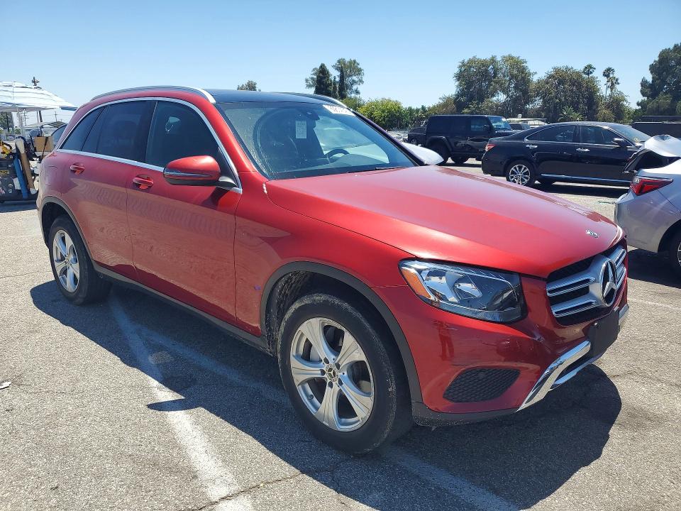 2018 Mercedes-benz Glc VIN WDC0G4JBXJV097838 COPART salvage auction — NORMAL WEAR, Ca - Dis/Dlr/Exp App For Dup Clean, sold $3,200 on 2026-07-17 (photo 4)