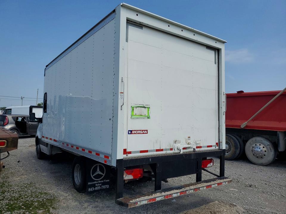 2021 Freightliner Sprinter VIN W2X8E33Y2MN174509 COPART salvage auction — MINOR DENT/SCRATCHES, AZ - CERTIFICATE OF TITLE, sold $11,800 on 2026-10-12 (photo 2)