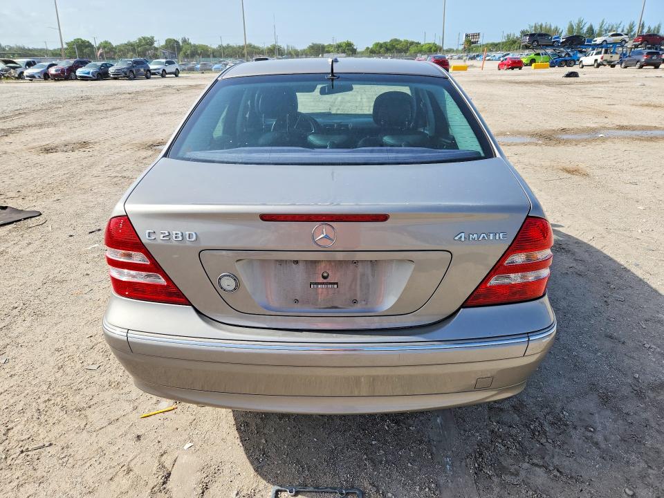 2007 Mercedes-benz C class VIN WDBRF92H77F914023 COPART salvage auction — MINOR DENT/SCRATCHES, FL - CERT OF TITLE-REBUILT, sold $500 on 2026-07-28 (photo 6)
