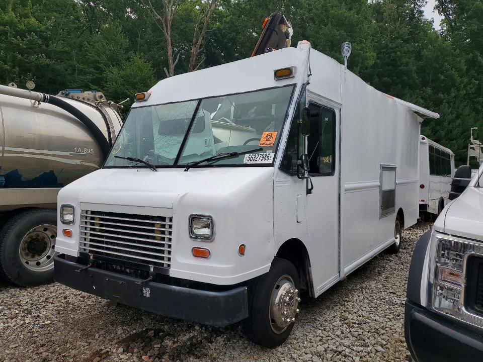2007 Freightliner Chassis VIN 4UZAAPDHX7CY44917 COPART salvage auction — ROOF, MA - CERT OF TITLE-SALVAGE (P), sold $125 on 2026-08-12 (photo 1)