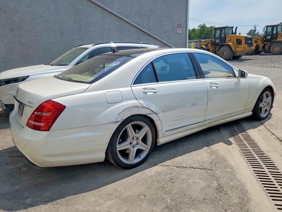 2010 Mercedes-benz S class VIN WDDNG8GB6AA350287 COPART salvage auction — REAR END, NY - MV-907A SALVAGE CERTIFICATE, sold $3,900 on 2026-08-04 (photo 3)