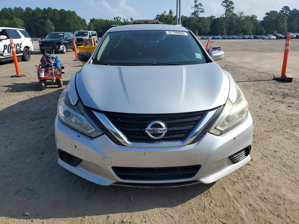 2018 Nissan Altima VIN 1N4AL3AP7JC199773 COPART salvage auction — MINOR DENT/SCRATCHES, LA - CERTIFICATE OF TITLE, sold $1,000 on 2026-07-31 (photo 5)