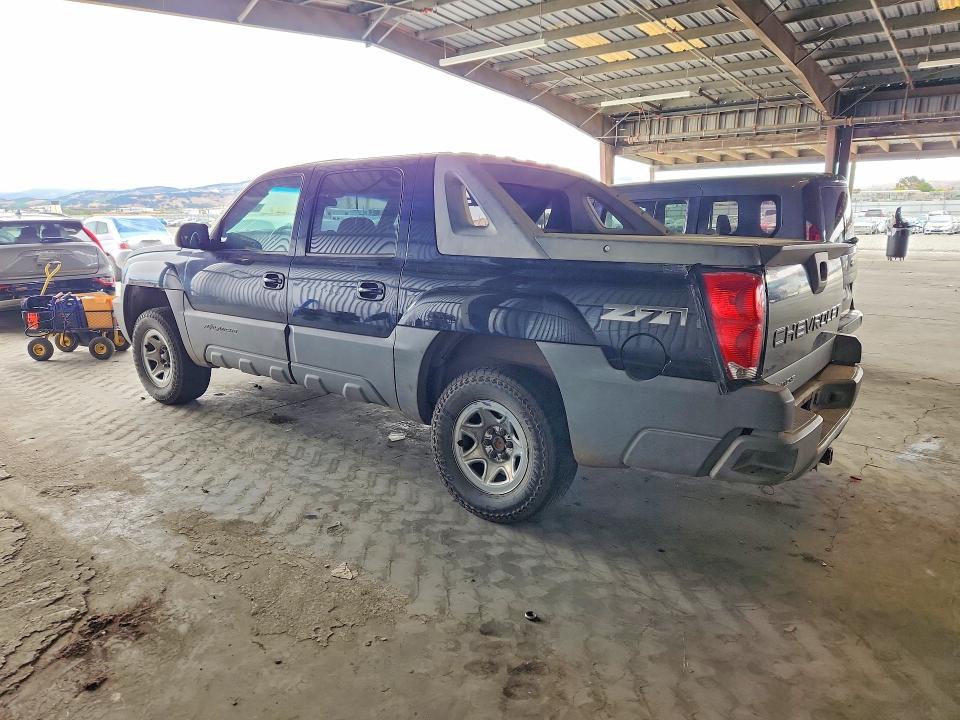 2002 Chevrolet Avalanche VIN 3GNEK13T32G121378 COPART salvage auction — REAR END, CA - DIS/DLR/EXP ONLY CLEAN TITLE, sold $125 on 2026-07-09 (photo 2)