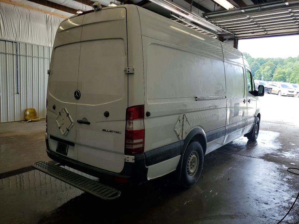 2014 Mercedes-benz Sprinter VIN WD3PE8DE4E5897381 COPART salvage auction — MINOR DENT/SCRATCHES, Wv - Certificate Of Title (P), sold $2,750 on 2026-07-29 (photo 3)