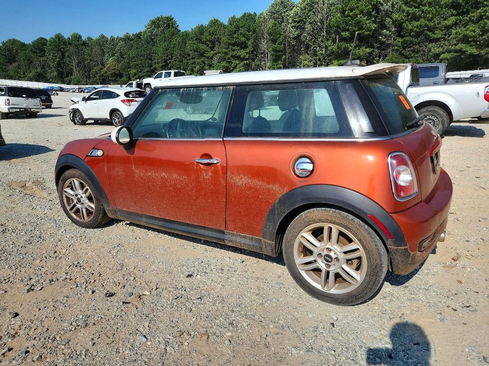 2011 Mini Cooper VIN WMWSV3C52BTY12031 COPART salvage auction — FRONT END, NC - CERTIFICATE OF TITLE, sold $250 on 2026-08-05 (photo 2)