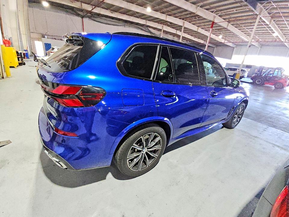 2026 BMW X5 VIN 5UX33EU04T9018947 COPART salvage auction — NORMAL WEAR, Wi - Dis/Dlr/Exp Only Clean Title, sold $45,500 on 2026-07-30 (photo 3)