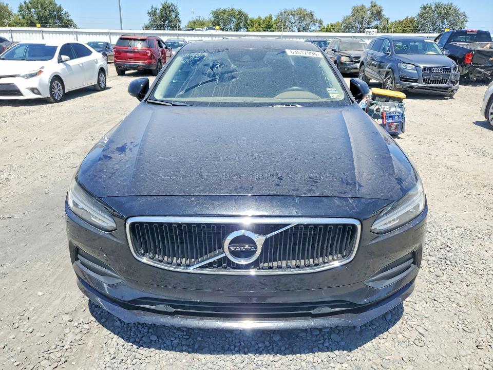 2017 Volvo S90 VIN YV1102AK8H1007231 COPART salvage auction — MINOR DENT/SCRATCHES, Salvage Title, sold $3,975 on 2026-08-13 (photo 5)