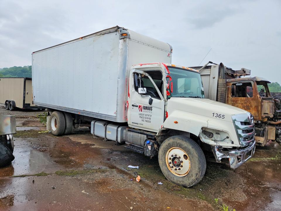 2013 Hino 258/268 VIN 5PVNJ8JR1D4S50733 COPART salvage auction — ROLLOVER, PA - CERTIFICATE OF SALVAGE, sold $80 on 2026-07-29 (photo 4)