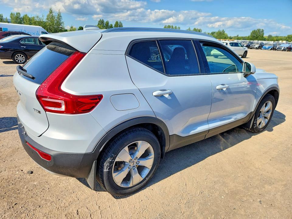 2021 Volvo Xc40 VIN YV4162UK8M2397152 COPART salvage auction — SIDE, On - Permit Salvage, sold $2,600 on 2026-07-30 (photo 3)