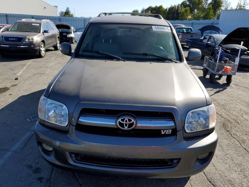 2005 Toyota Sequoia VIN 5TDBT48A85S240826 COPART salvage auction — MINOR DENT/SCRATCHES, Ca - Dis/Dlr/Exp App For Dup Clean, sold $925 on 2026-07-17 (photo 5)