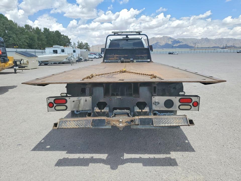 2015 Ford F-650 VIN 3FRWX6FE1FV728196 COPART salvage auction — MINOR DENT/SCRATCHES, Nm - Certificate Of Title (P), sold $13,500 on 2026-07-28 (photo 6)