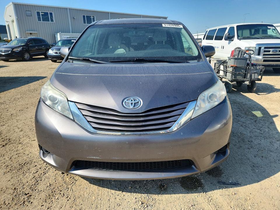 2015 Toyota Sienna VIN 5TDJK3DC8FS112409 COPART salvage auction — WATER/FLOOD, Ab - Bos - Nonrepairable, sold $500 on 2026-07-30 (photo 5)